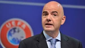 Image de Football. Gianni Infantino a été élu président de la FIFA à l’issue d’un vote serré qui s’est tenu ce vendredi à Zurich. Le candidat italo-suisse devance le Cheikh Salman et succède à Sepp Blatter à la tête de la plus grande institution du football mondial.